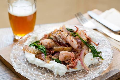 3 צילום מזון על ידי תאורת חלון ורפלקטורים 3 צילום מזון על ידי תאורת חלון ורפלקטורים