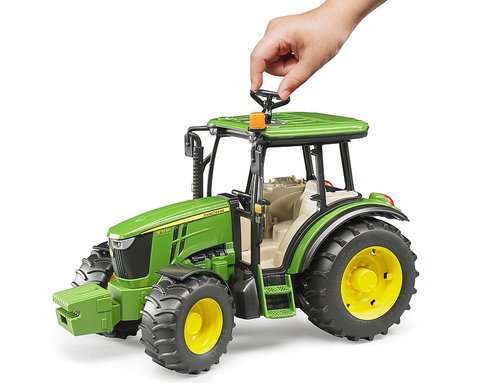טרקטור חקלאי ירוק John Deere