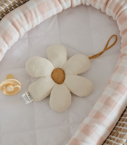 בובת פרח מרשרשת לתלייה על עגלה / סלקל / מיטה - Daisy