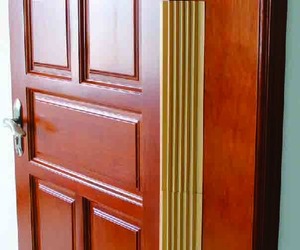 מגן אקורדיון נדבק (ללא קדיחה) למניעת תפיסת אצבעות בציר הדלת (2 יח