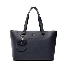 TOMMY HILFIGER תיק צד כתף לאישה יוקרתי יחודי ונוח מסדרת GOLD LOGO