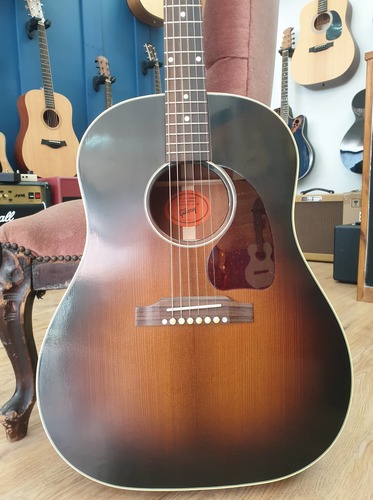 Gibson Custom Shop Historic 1942 Banner J-45 Vintage Sunburst 2019