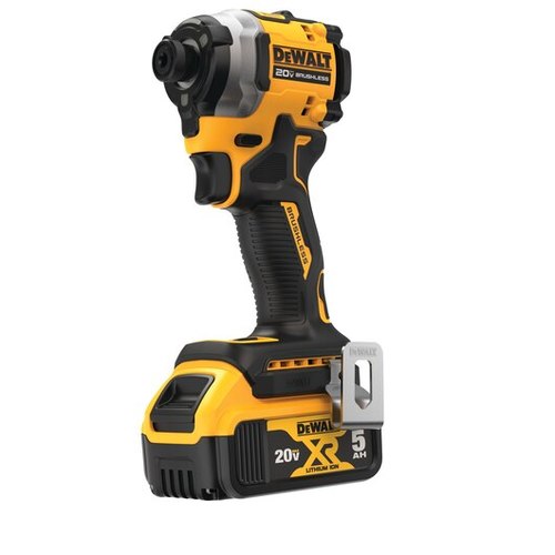 מברגת אימפקט נטענת DEWALT DCF850P2 18V XR ATOMIC - גוף קומפקטי עם תאורת LED משולשת, שתי סוללות 5 אמפר, מטען ותיק נשיאה