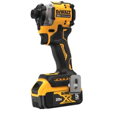 מברגת אימפקט נטענת DEWALT DCF850P2 18V XR ATOMIC - גוף קומפקטי עם תאורת LED משולשת, שתי סוללות 5 אמפר, מטען ותיק נשיאה