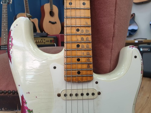Fender Stratocaster Custom Shop Limited Edition 1957 Relic Olympic White over Pink Paisley