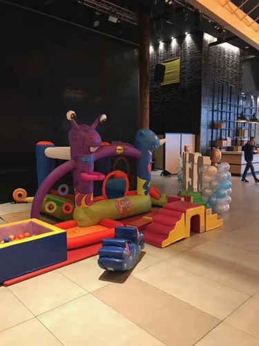 השכרת מתנפח החברים של מארס happy hop 9273