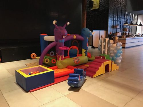 השכרת מתנפח החברים של מארס happy hop 9273