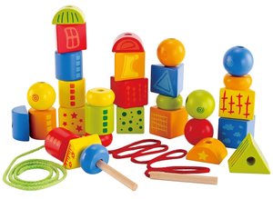 השחלת חרוזים מעץ על גבי שרוכים 32 חלקים