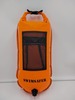 מצוף סימון לשחיינים SWIMSAFER גדול איכותי עם תא יבש ו-2 נצנצי לד לשחייה בתנאי חשיכה