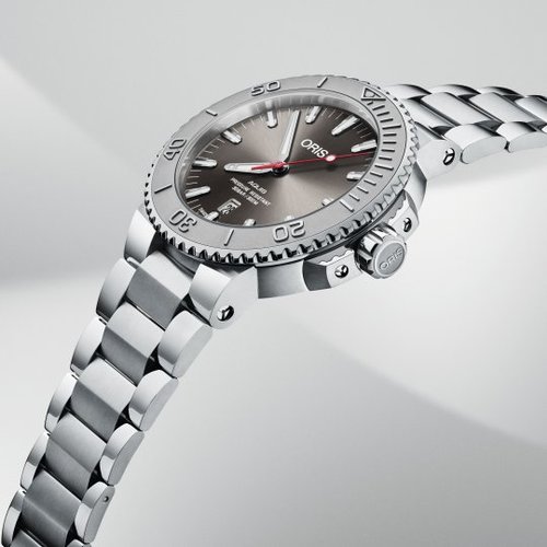 ORIS 0173377304153-0782405PEB 43.5MM Aquis Date 