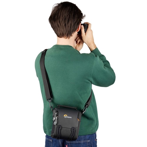 תיק כתף Lowepro Adventura SH 120 III