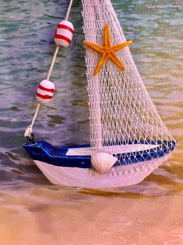 סירת מפרשים קטנה