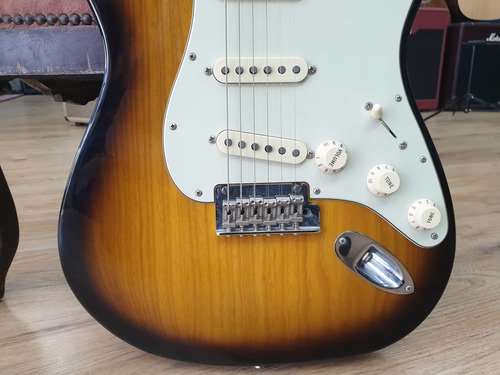 Fender Limited Edition Parallel Universe Strat-Tele Hybrid 2017