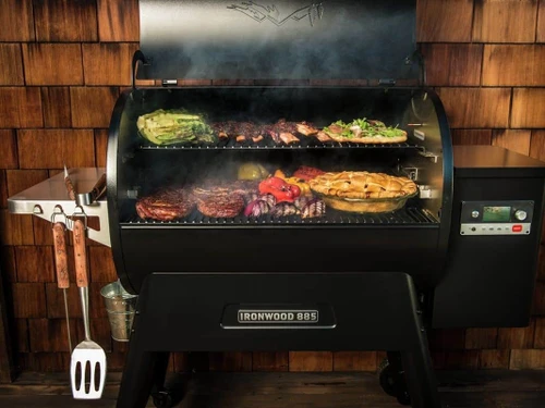 מעשנת בשר וגריל בשר- Traeger טרייגר - דגם איירונווד Ironwood 885