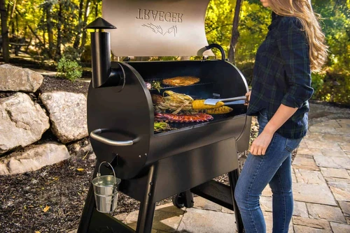 מעשנת בשר וגריל בשר - Traeger טרייגר - דגם פרו pro 780