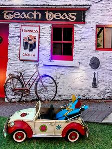 חיפושית רטרו עם גג נפתח וגלשנים