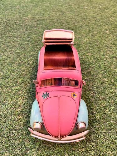 חיפושית רטרו ורודה 