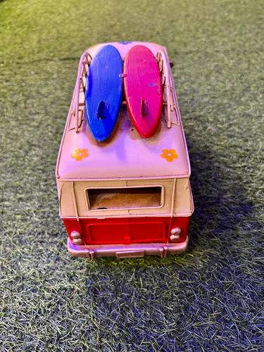 ואן טיולים רטרו גלשנים אדום לבן