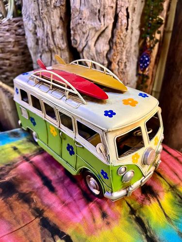 ואן טיולים רטרו גלשנים ירוק