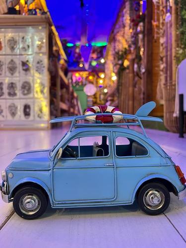 פיאט רטרו תכלת עםגלשן וגלגל הצלה