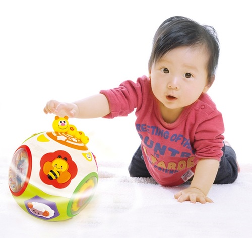 כדור פעילות 'תפוס אותי' אינטראקטיבי לעידוד זחילה עם אורות וצלילים