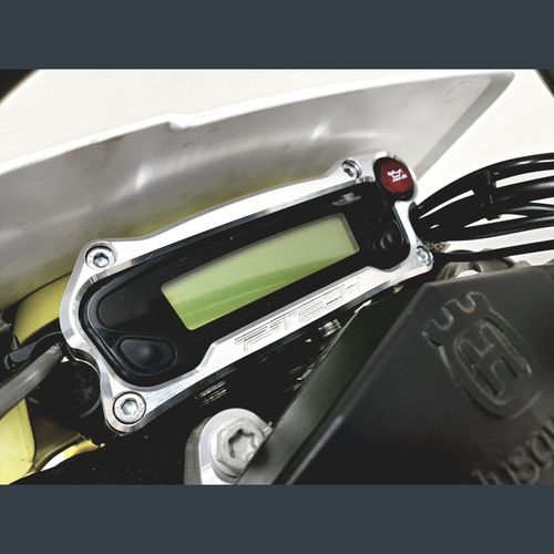 P-TECH מגן ספידומטר לאופנועי הוסקוורנה גאס -גאס
