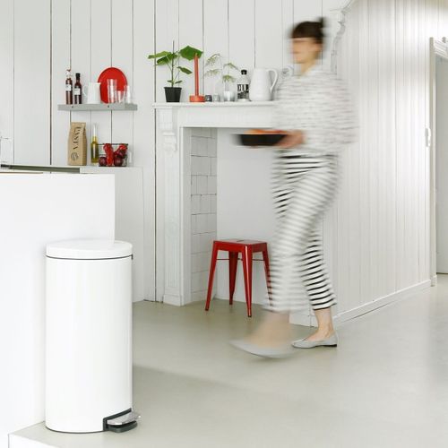 פח אשפה פדל 30 ליטר לבן אובלי Brabantia