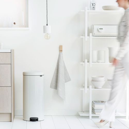 פח אשפה עגול 30 ליטר, לבן Brabantia