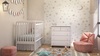 חדר תינוק דורית עם שידה צרה בקווים נקיים - לבן