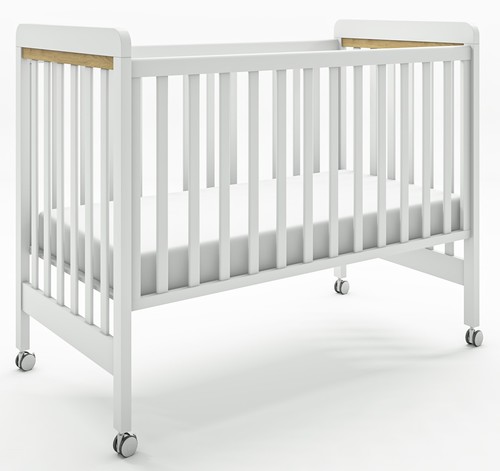 חדר תינוק שנהב בעיצוב נקי ושילוב דמוי עץ טבעי (טריקה שקטה)