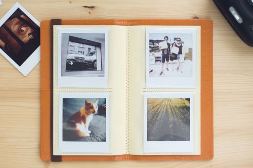 אלבום כיסים לתמונות פולארויד Instax Square
