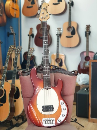 Music Man StingRay 2002