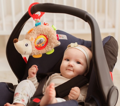 בובת פעילות נתלית דו-צדדית עם רעשן חרוזים, נשכנים ותגיות - קיפוד