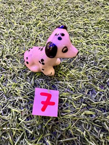 כלבים פורצלן