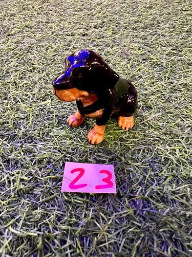 כלבים פורצלן