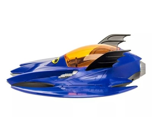 מטוס העטלף של באטמן עם כנפיים מתקפלות, צבת קדמי וחלון תא נהג נפתח 