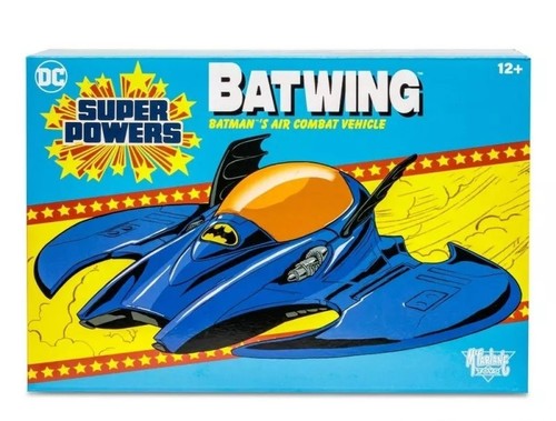 מטוס העטלף של באטמן עם כנפיים מתקפלות, צבת קדמי וחלון תא נהג נפתח 