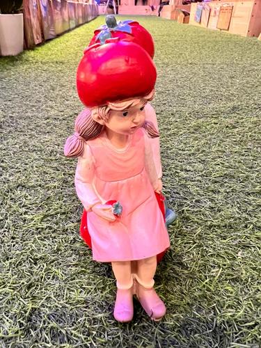 זוג בובות פרות וירקות