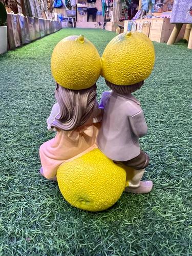 זוג בובות פרות וירקות