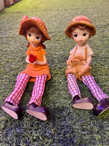 זוג בובות מדף 