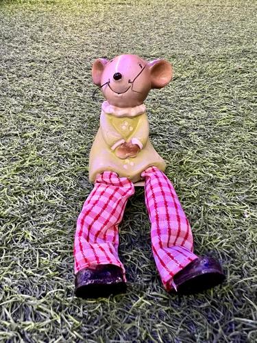 זוג עכברים בובות ישיבה