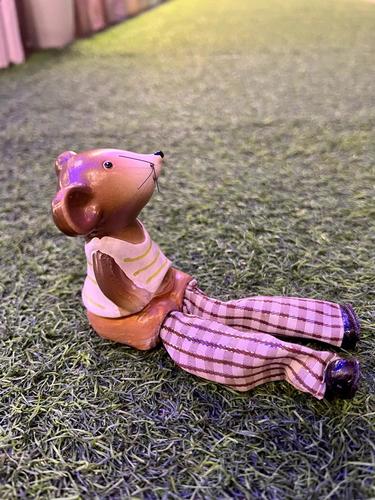 זוג עכברים בובות ישיבה