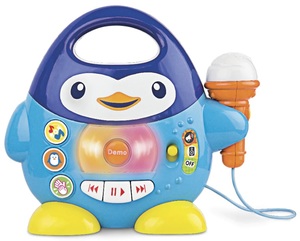 פינגווין אורקולי מנגן עם מיקרופון מהדהד