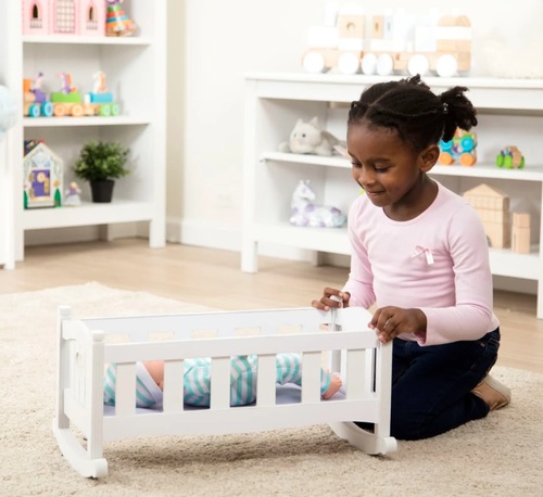 עריסה מעוצבת לבובה עשויה מעץ מלא עם אפשרות נידנוד