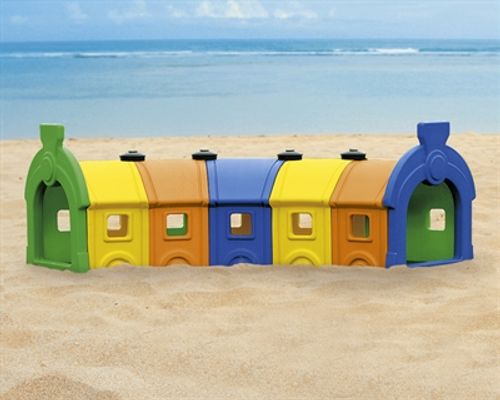 מנהרת פעילות רכבת עם רצפה