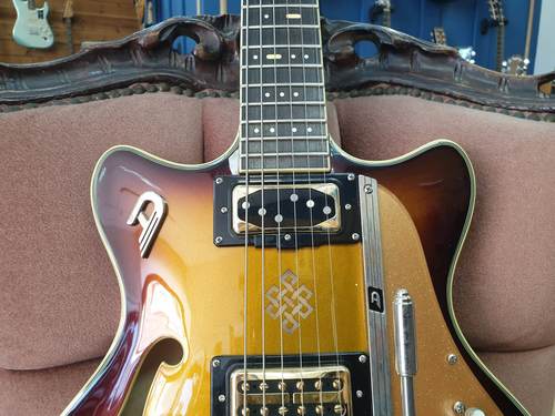 גיטרה חשמלית 2022 Duesenberg Alliance Joe Walsh Gold Burst