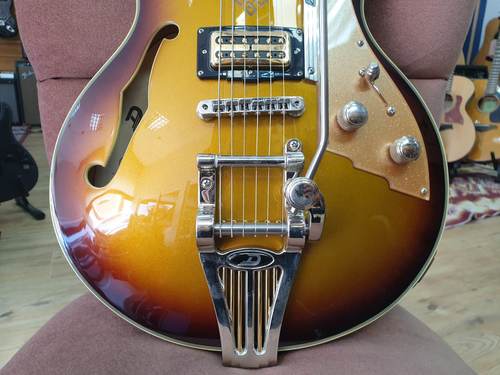גיטרה חשמלית 2022 Duesenberg Alliance Joe Walsh Gold Burst