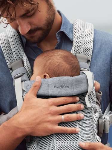 מנשא תינוק הרמוני Baby Bjorn Harmony  עם ריפוד 3D MESH בצבע Dusty Pink