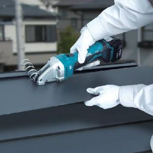 מספרי פח DJS161 18V מתוצרת Makita - גוף בלבד