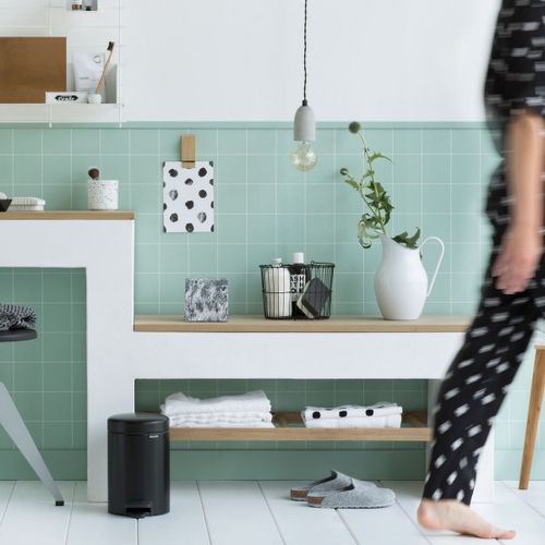 פח פדל 3 ליטר NewIcon - שחור Brabantia